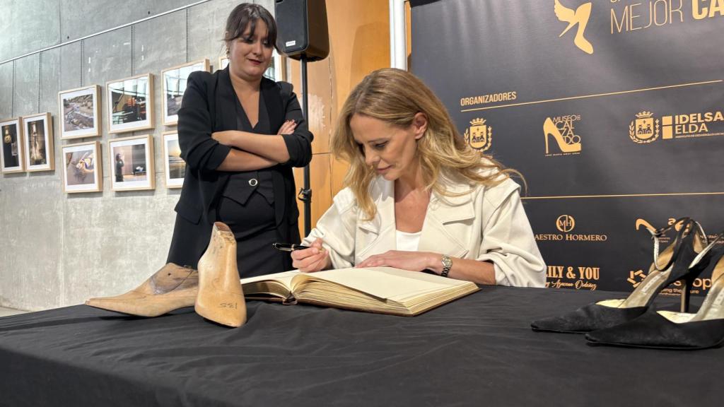 Paula Vázquez en el Museo del Calzado de Elda