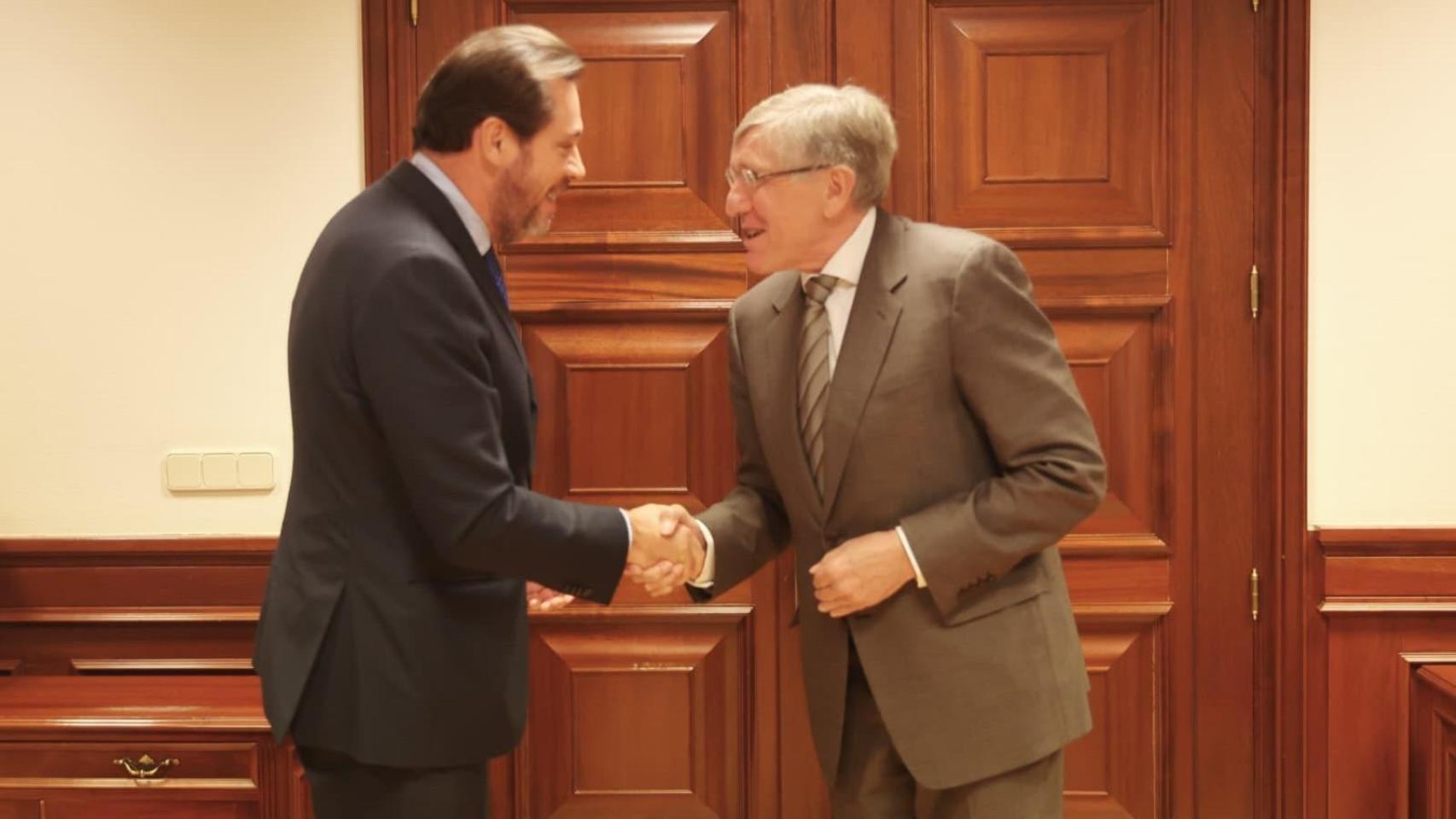 Reunión sobre el Corredor Atlántico entre el ministro Óscar Puente al coordinador europeo del Corredor, François Bausch.