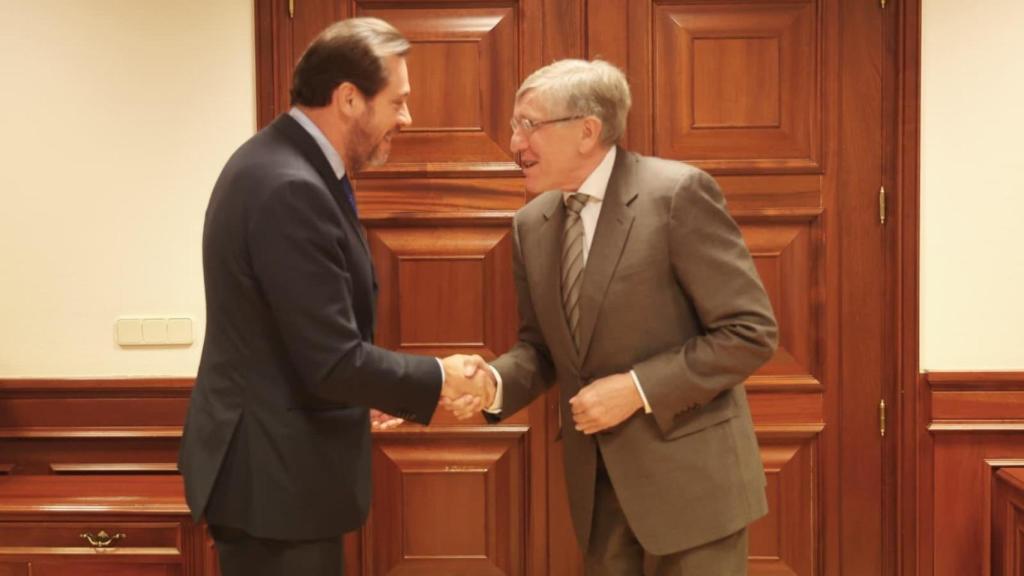 Reunión sobre el Corredor Atlántico entre el ministro Óscar Puente al coordinador europeo del Corredor, François Bausch.