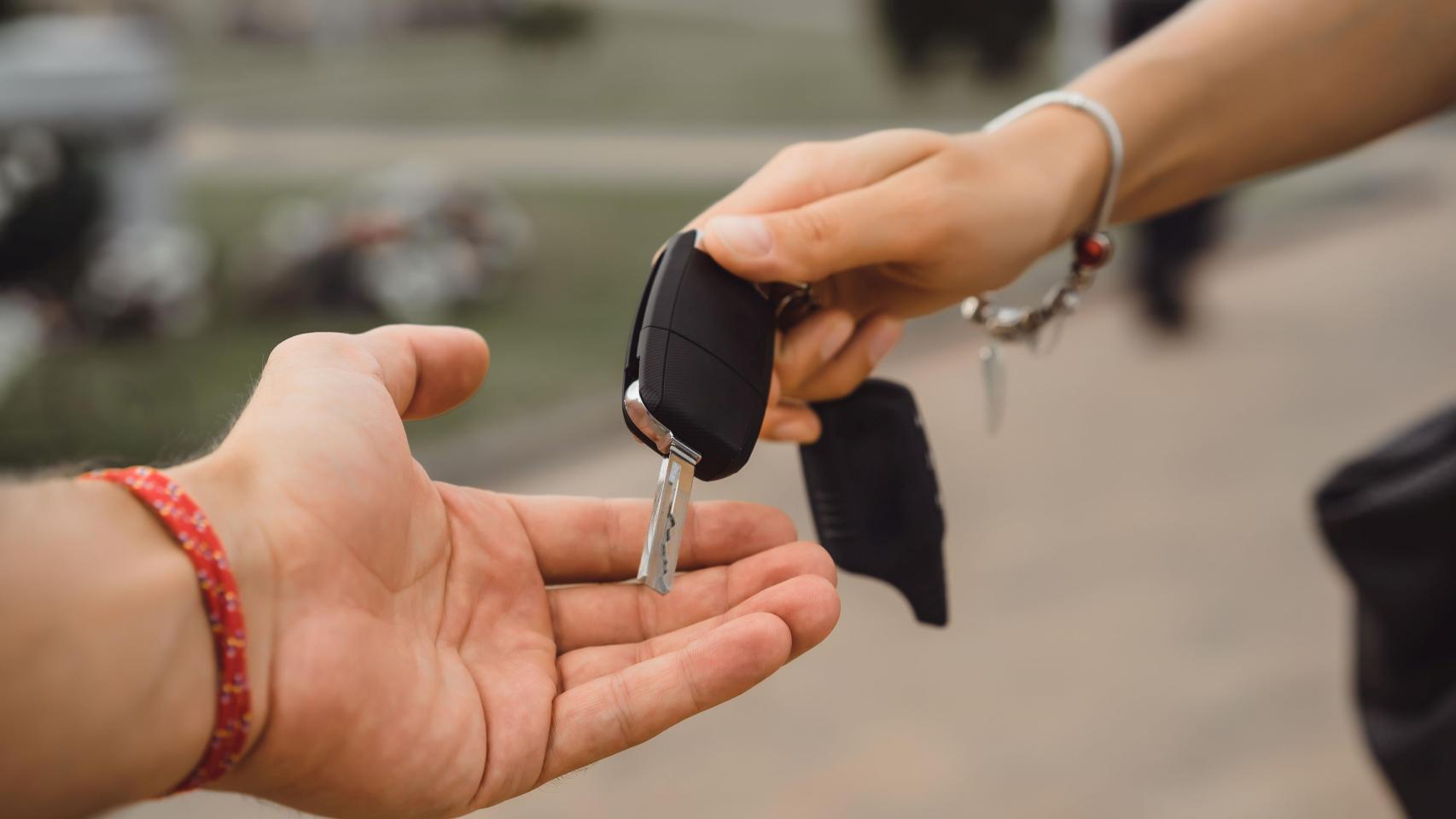 Un empresario español revela qué debes hacer para que no te estafen al comprar un coche en el exterior