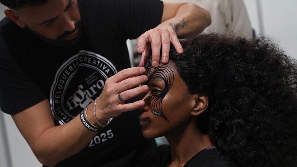 Rafael trabajando en Rizoma.