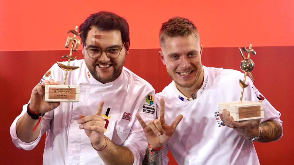 Alejandro San José, del restaurante Habanero Taquería de Valladolid, primer premio del XXI Concurso Nacional de Pinchos y Tapas y del IX Campeonato Mundial de Tapas, y Andrea Vignali, campeón mundial