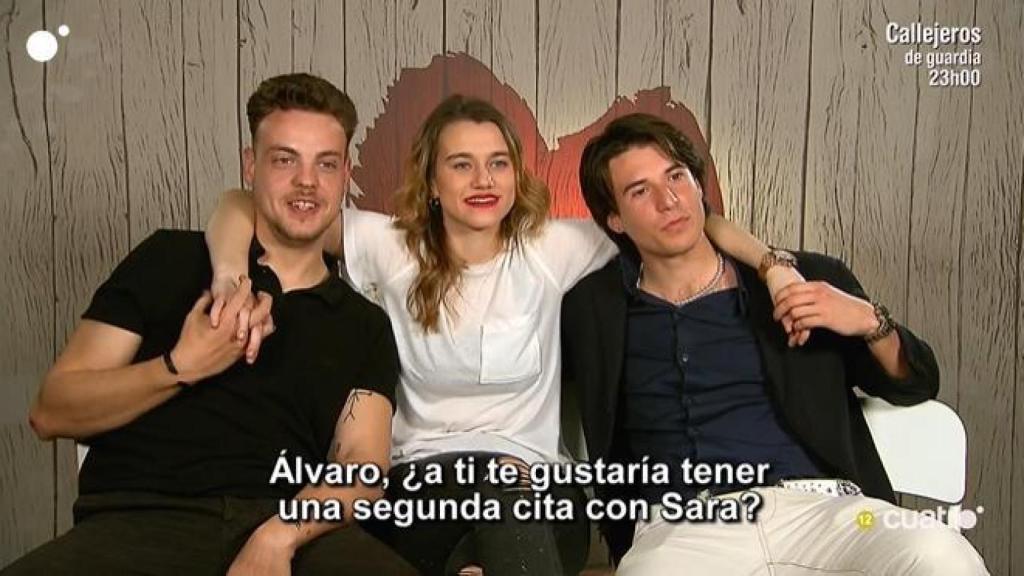 Sara, con Álvaro y Ursu, en 'First Dates'.