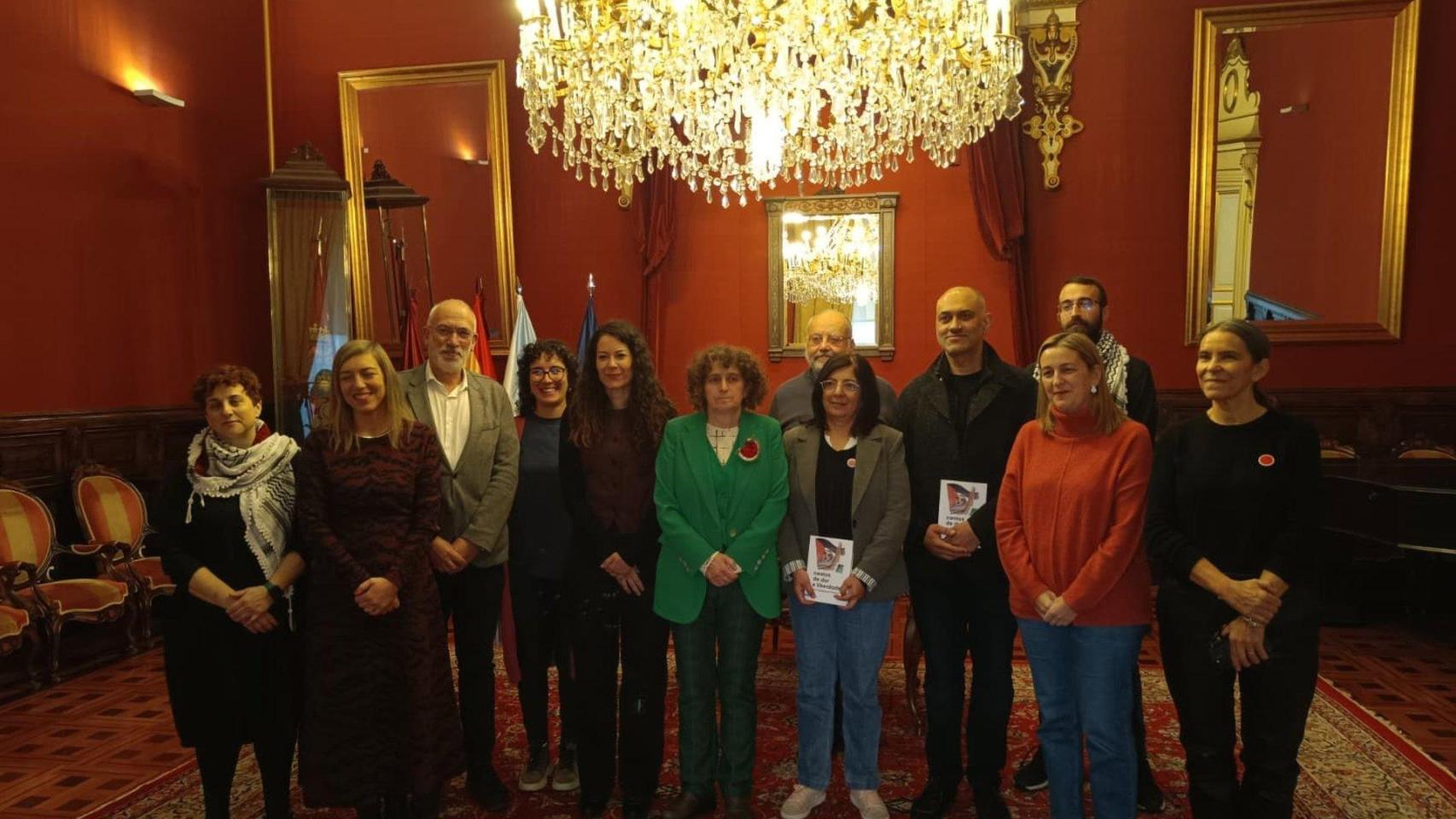 La edil palestina Hanan Kaoud pide en Santiago expandir la solidaridad y la presión sobre Israel para acabar con el 'genocidio