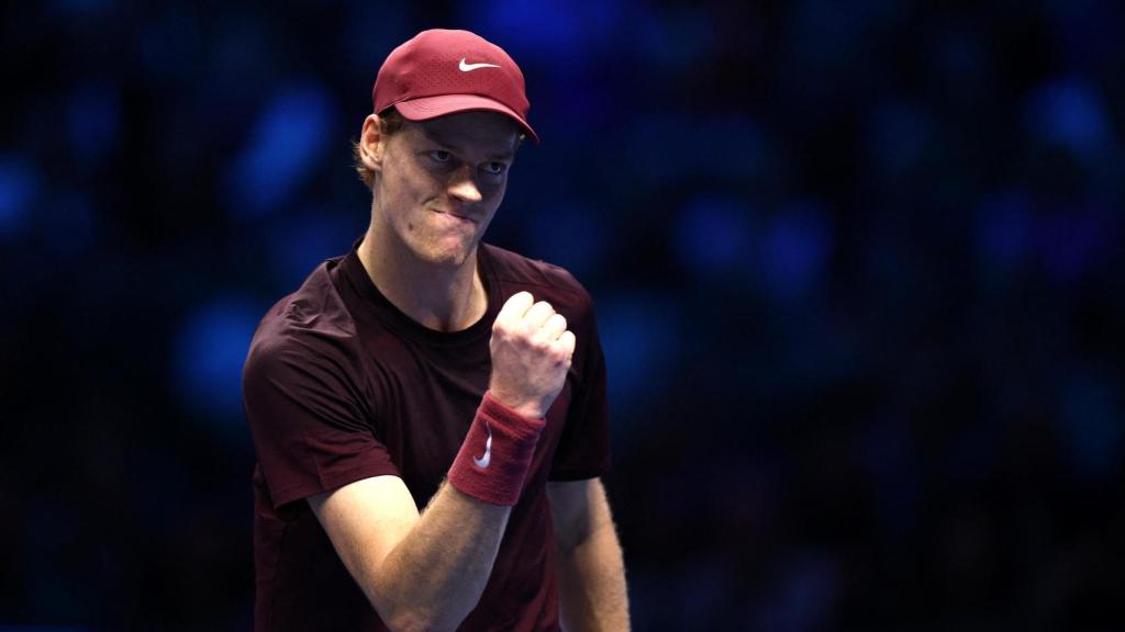 Jannik Sinner celebra un punto ante Zverev.
