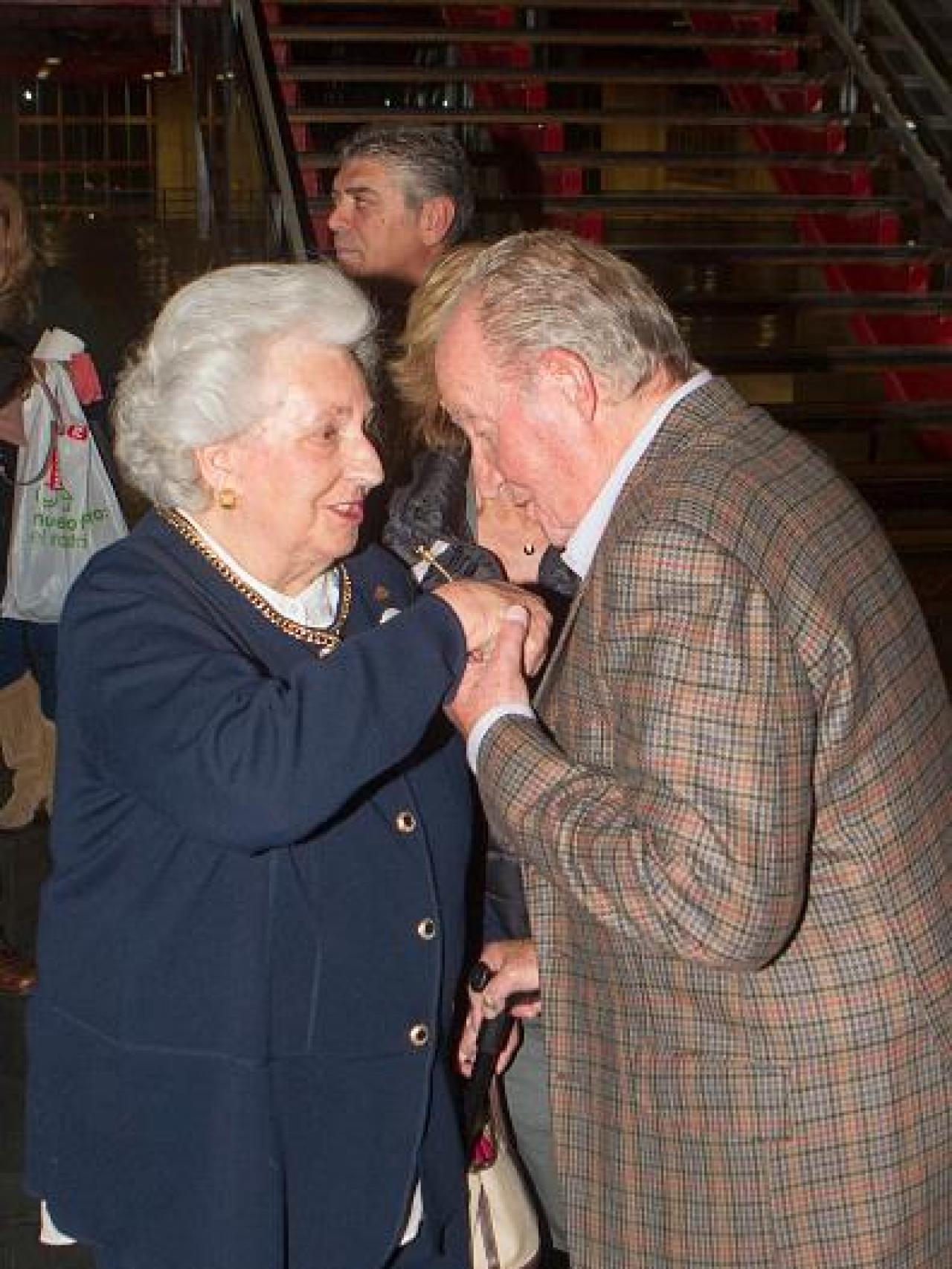 El Emérito y su hermana en el Rastrillo Nuevo Futuro.