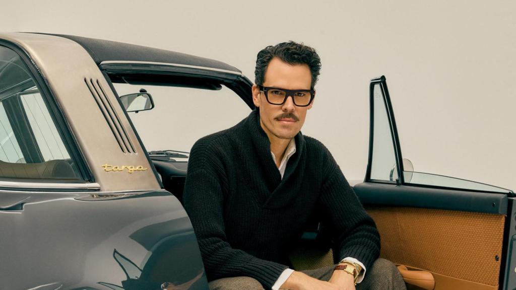 Juan Avellaneda en la campaña de su nueva colección con Multiópticas.