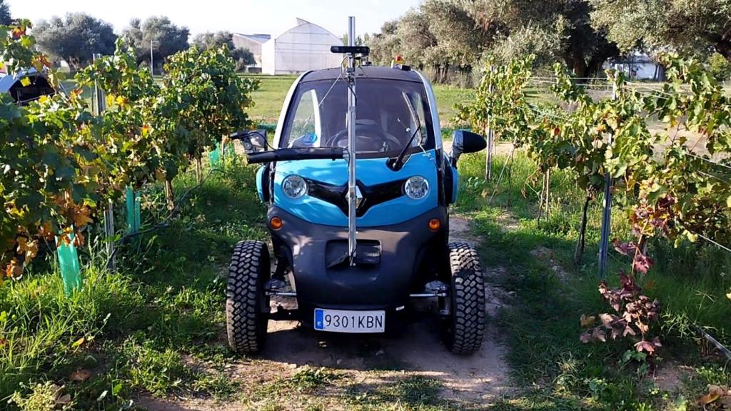 Prueba de campo del vehículo eléctrico automatizado por el CSIC.