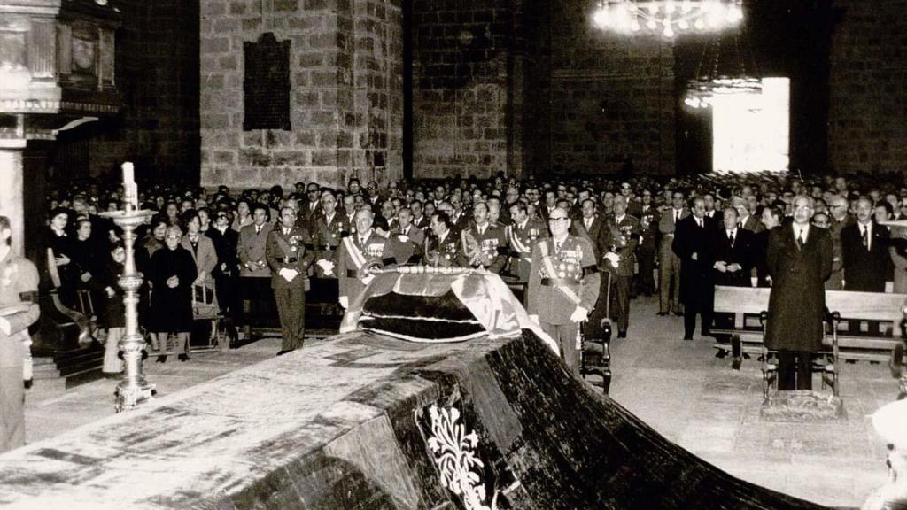 Misa funeral por el dictador Francisco Franco en la Catedral de Valladolid, el 21 de noviembre de 1975