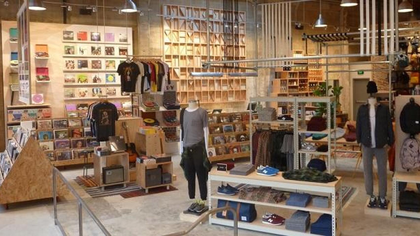 Nueva tienda de ropa en el centro de Valencia. EE