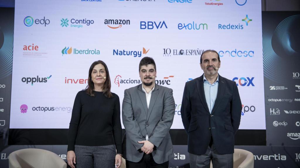 Mónica Galeote, responsable de Políticas de Sostenibilidad de Amazon España y Juan José Raga, consejero delegado y director general de TotalEnergies Marketing Hub Ibérico.