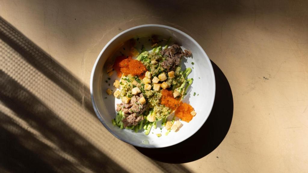 La ensaladilla del restaurante Somos Raro.