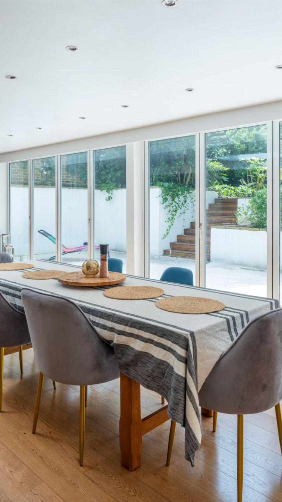 Kate Moss compró esta casa de estilo victoriano en 2002 por 1,7 millones de libras.