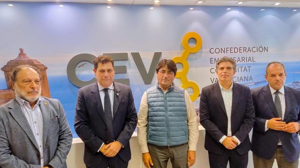 José Julián Farell (FEMPA), César Quintanilla, José Vicente Andreu (ASAJA), Javier Gisbert (FOPA) y Carlos Baño (Cámara de Comercio).