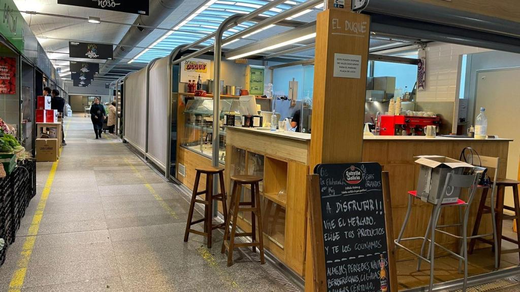 Puesto de El Duque en el mercado de la plaza de Lugo de A Coruña