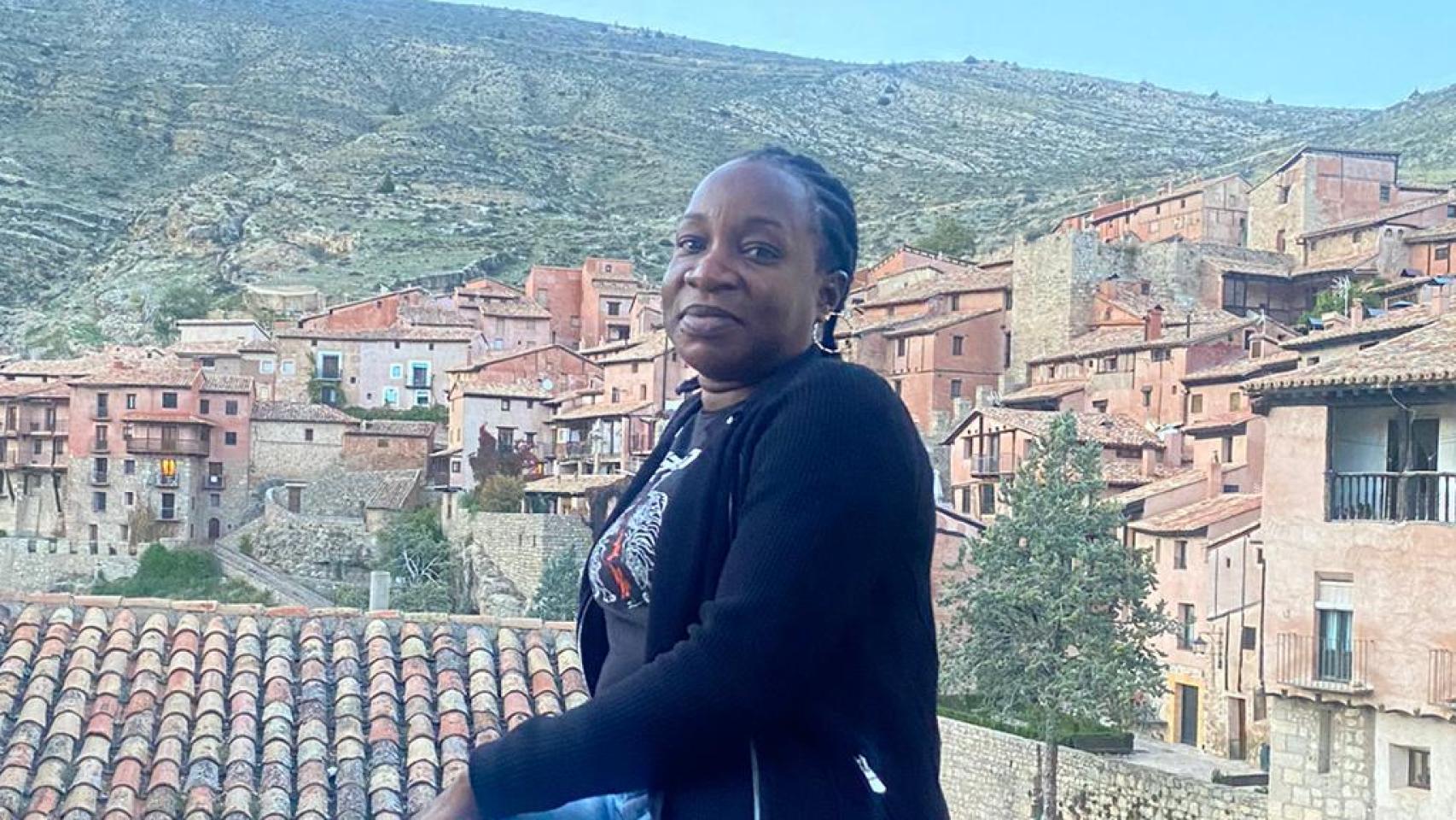 Bineta Siby en Albarracín donde vive y trabaja.