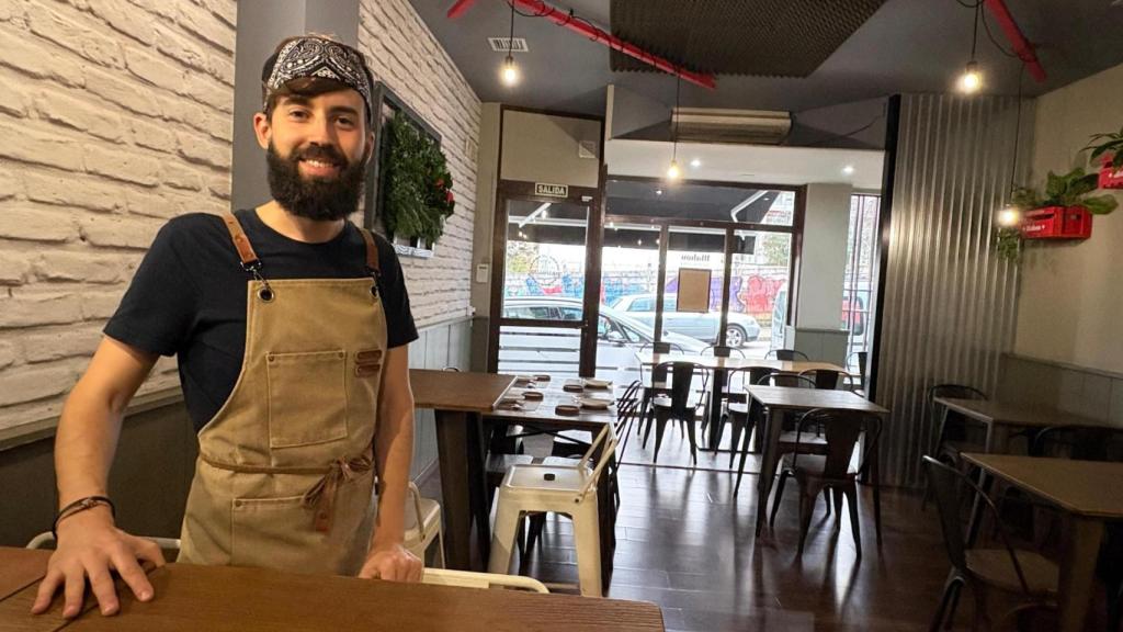 Adrián Barreiro, propietario de Os Padróns.