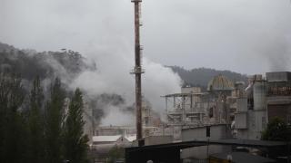 La fábrica Ence durante una nueva manifestación contra las empresas de celulosa Altri y Ence, a 16 de junio de 2024, en Pontevedra, Galicia (España)