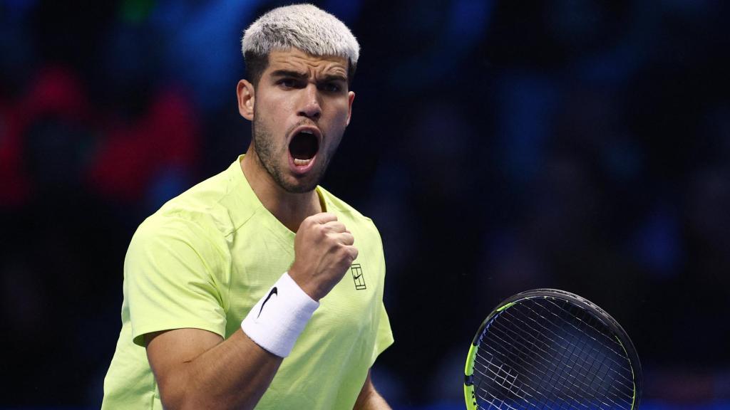 Carlos Alcaraz celebra uno de los puntos de su victoria ante Musetti.