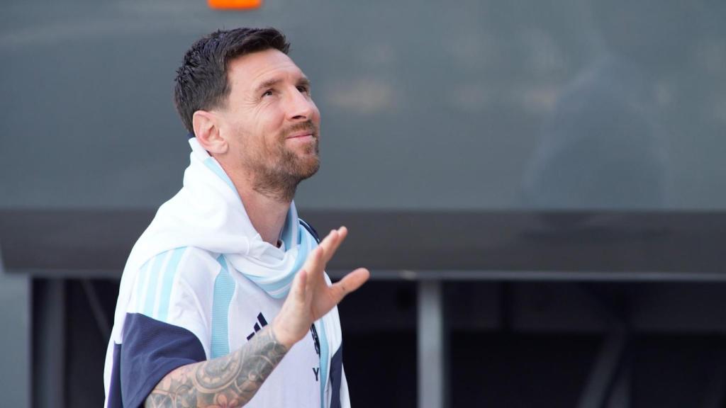 Messi, durante el entrenamiento de Argentina en Elche