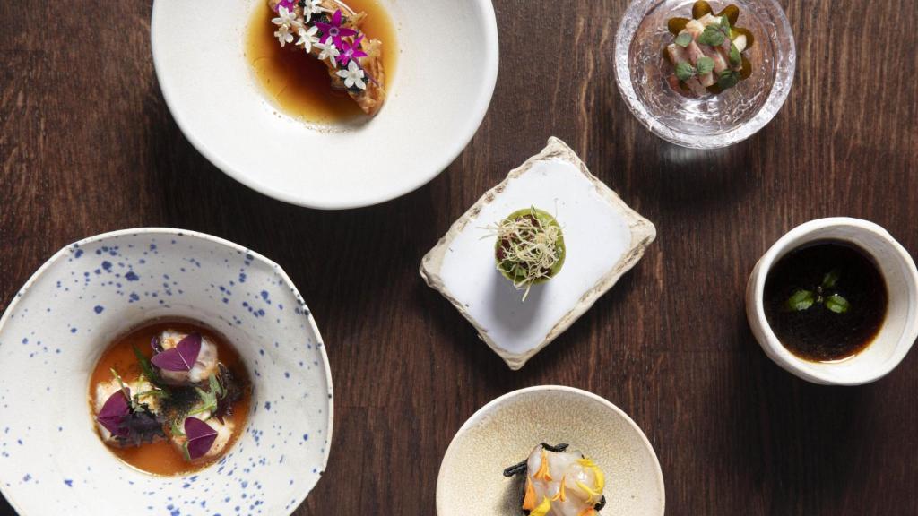 Algunos de los pases que componen el menú de Emi.