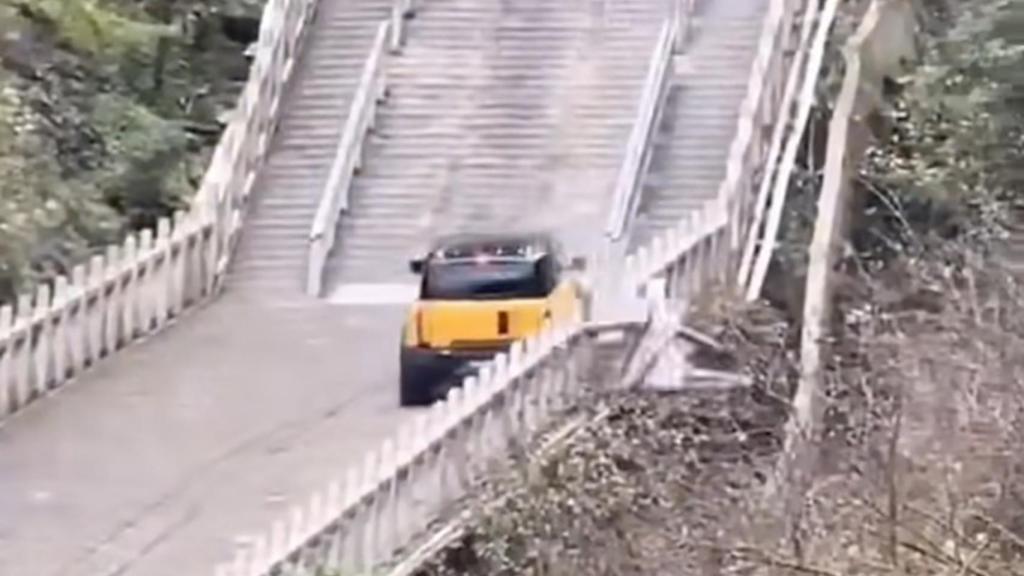 El Chery Fengyun X3L durante el accidente