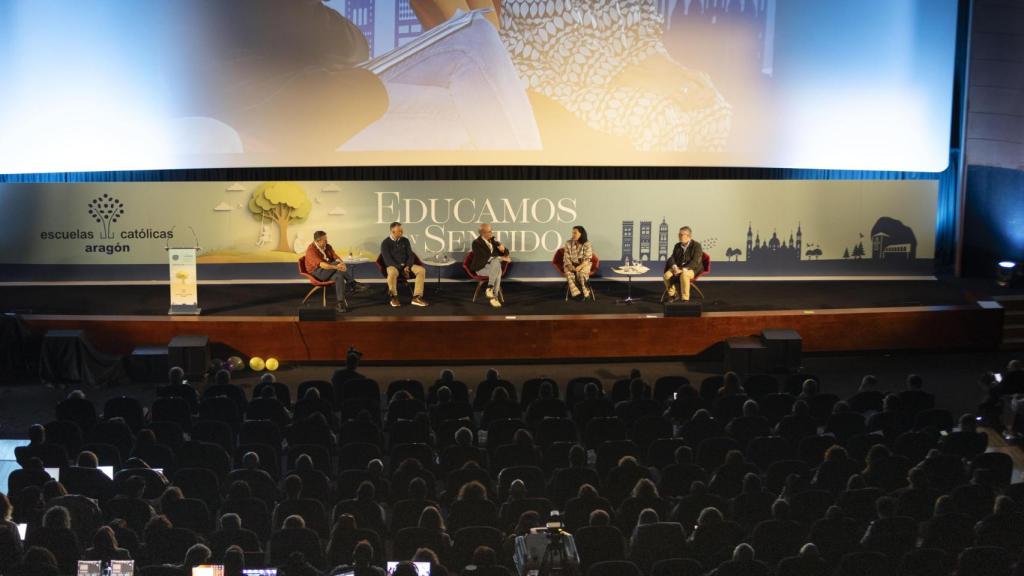 Conferencia 'Voces expertas lecciones aprendidas y propuestas de futuro de la escuela católica'.