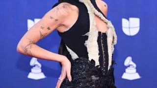 Aitana en la alfombra roja de los Latin Grammy 2025.