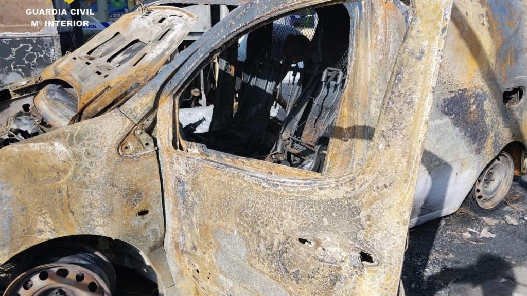 La furgoneta calcinada