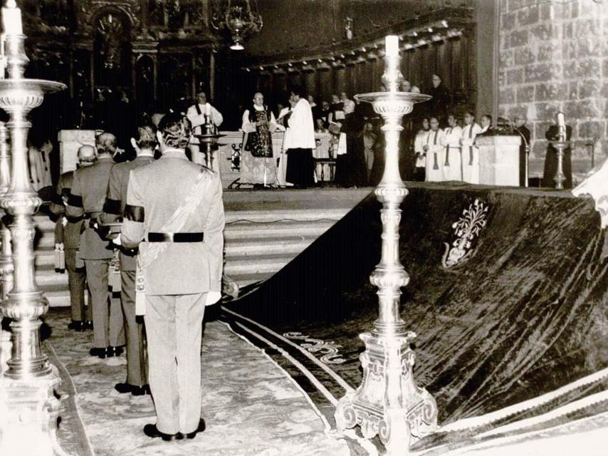 Funeral por la muerte de Franco en la Catedral de Valladolid, el 21 de noviembre de 1975