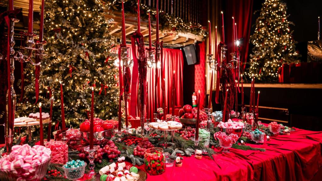 El teatro Magno decorado de Navidad.