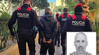 Agustín Alemán Barreto, más conocido como Yino, durante su detención por efectivos de la Policía Canaria en el barrio de Las Remudas, en el este de Gran Canaria.