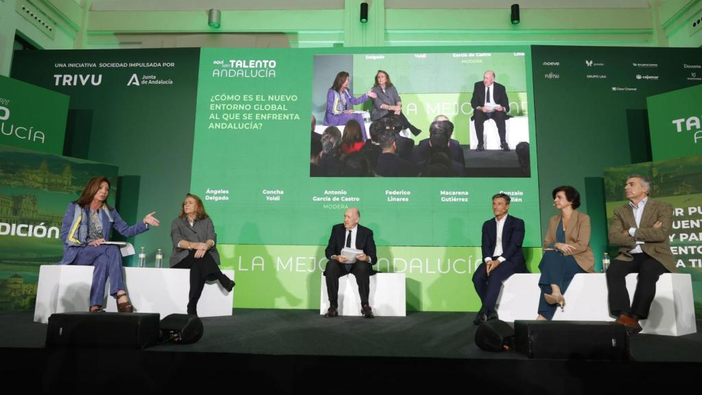 Un momento de la mesa redonda de empresarios y directivos.