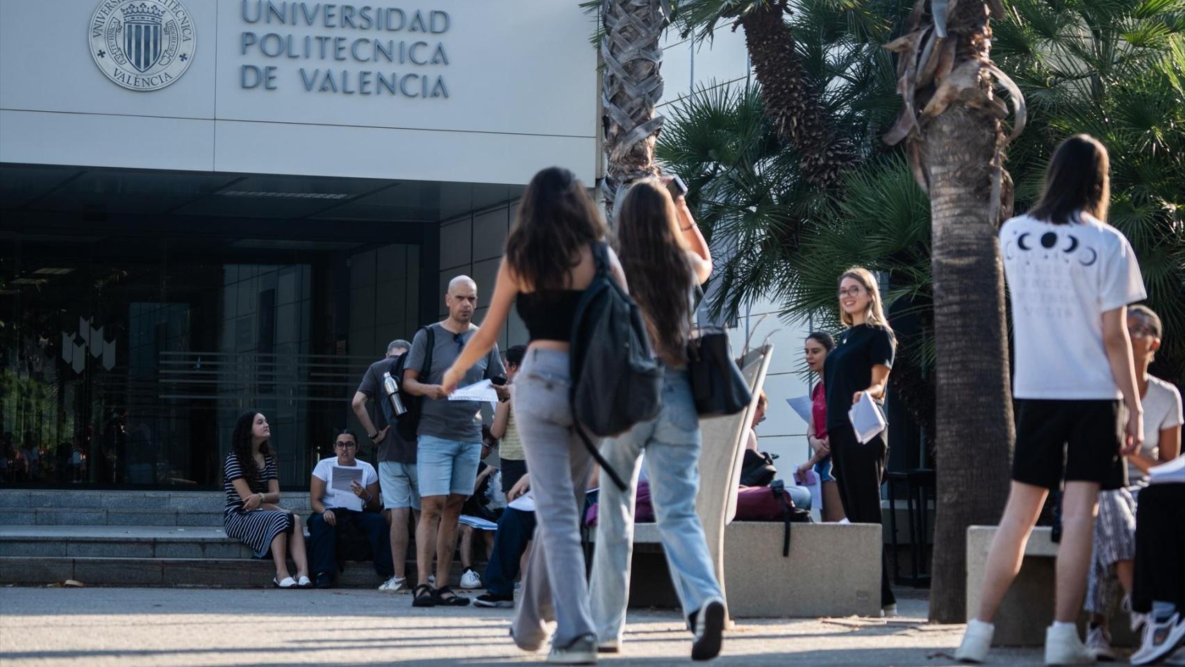 Estudiantes universitarios en Valencia. Jorge Gil / Europa Press