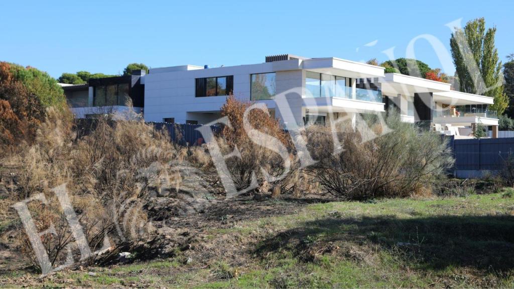 Hace un par de semanas, el terreno cercano a la finca de Thibaut Courtois sufrió un incendio.