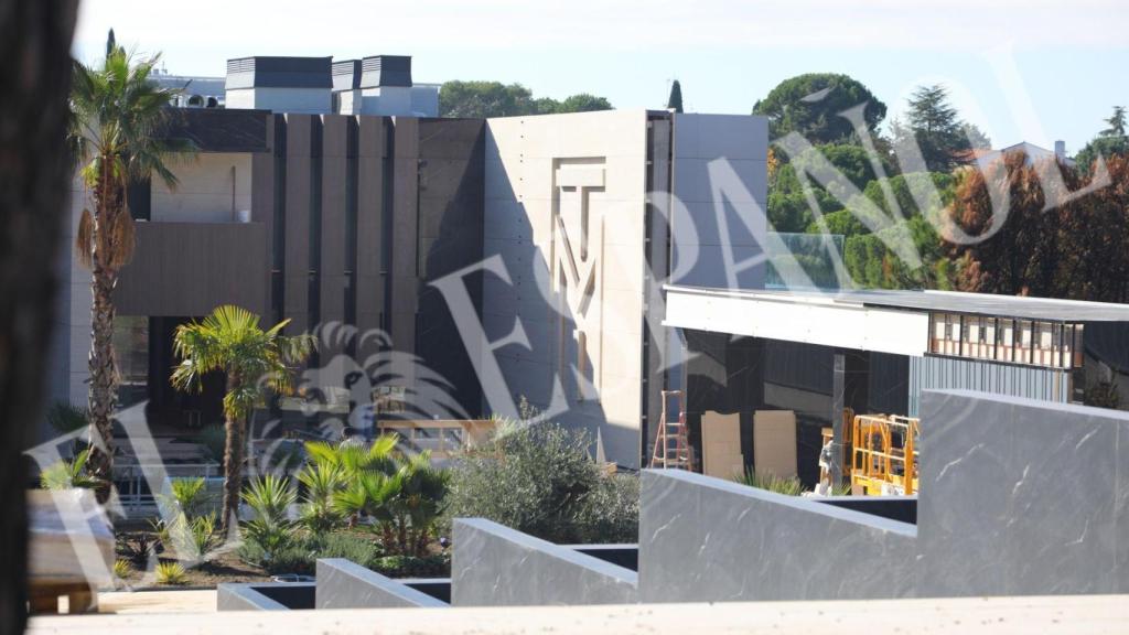 Una vez finalizadas las obras, Thibaut Courtois tiene intención de mudarse a esta casa con su esposa, Mishel Gerzig.