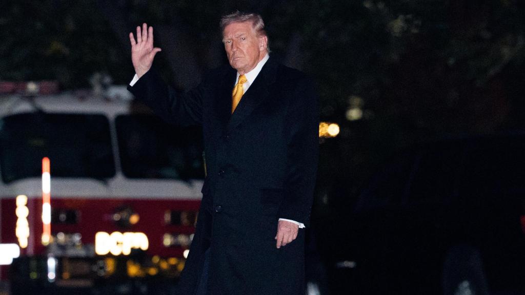 Donald Trump partiendo hacia Palm Becha, Florida.