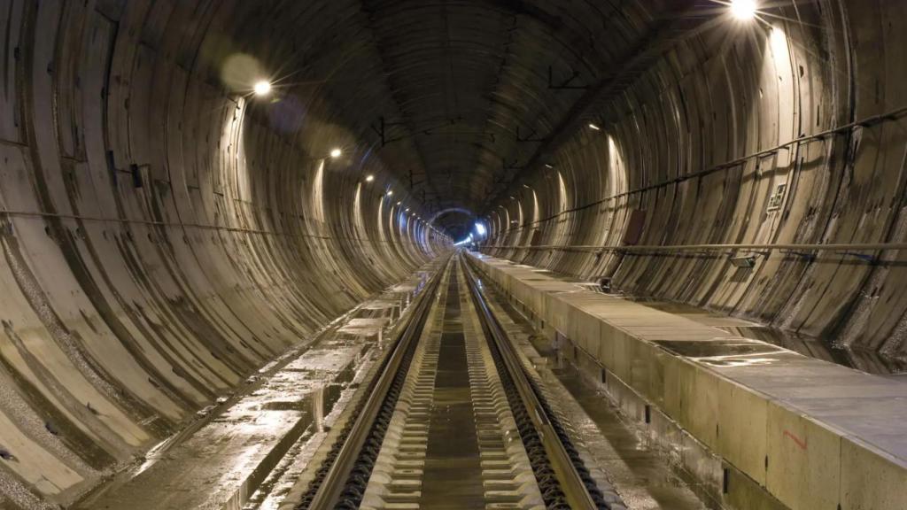 Obras en el túnel de Guadarrama.