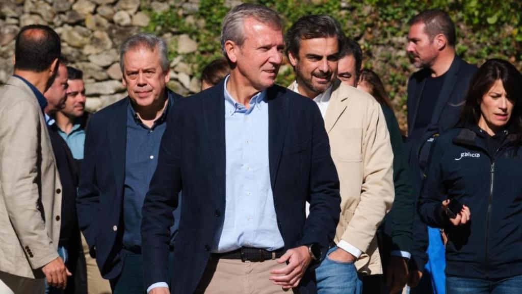 Rueda, durante un paseo con parte de su equipo en el 'retiro' del año pasado.