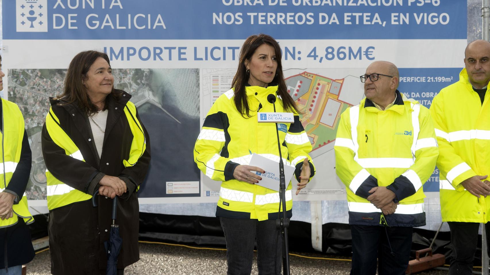 La conselleira de Vivenda e Planificación de Infraestruturas, María M. Allegue, con la delegada de la Xunta en Vigo, Ana Ortiz, y la directora de la Axencia Galega de Infraestruturas, María Deza, en las instalaciones de la ETEA, a 14 de noviembre de 2025