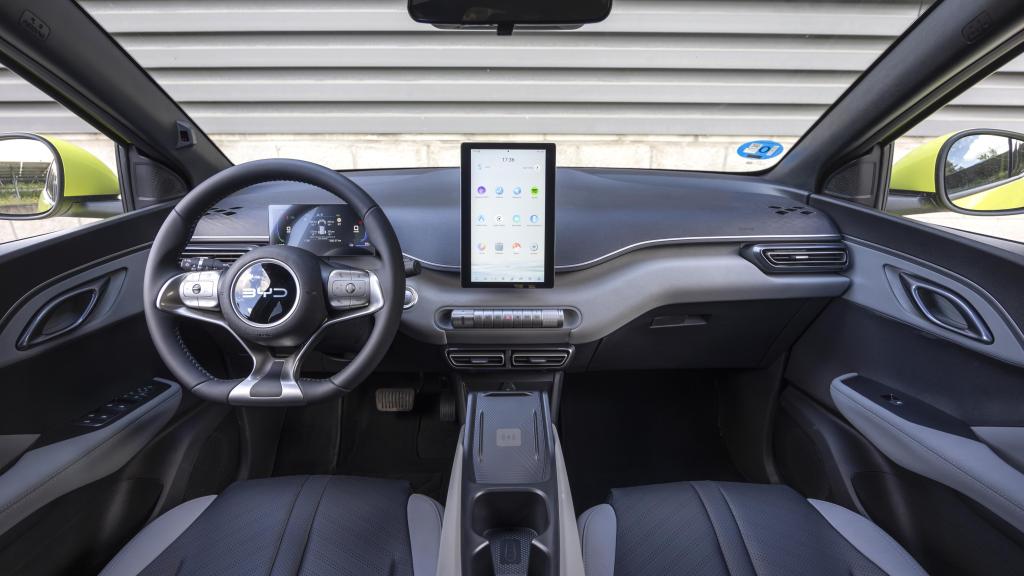 Interior del BYD Dolphin Surf