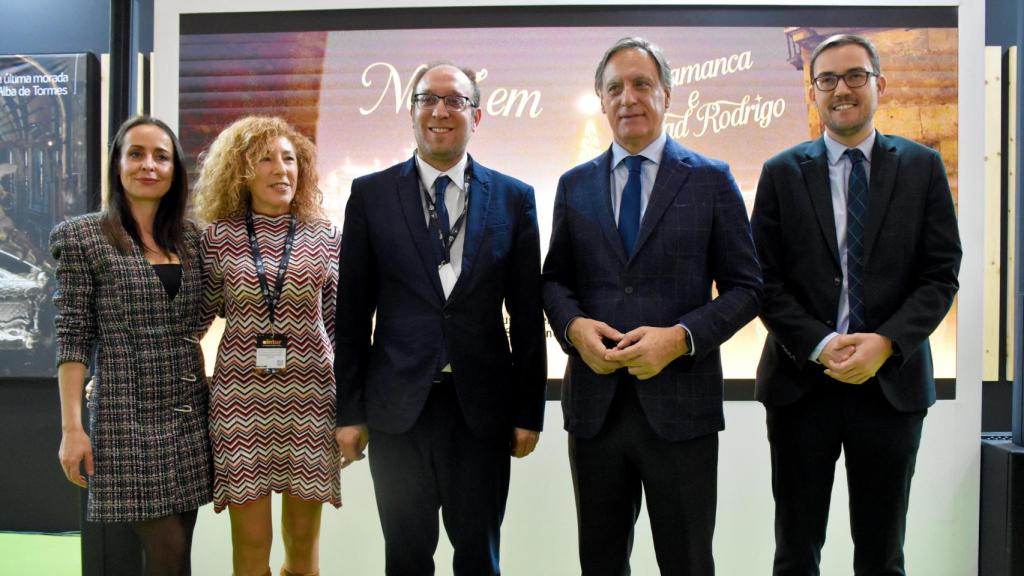 El alcalde de Salamanca, Carlos García Carbayo; el concejal de Turismo y Cultura, Ángel Fernández; la concejala de Relaciones Institucionales, Festejos y Tradiciones, María del Carmen Seguín; y el alcalde de Ciudad Rodrigo, Marcos Iglesias