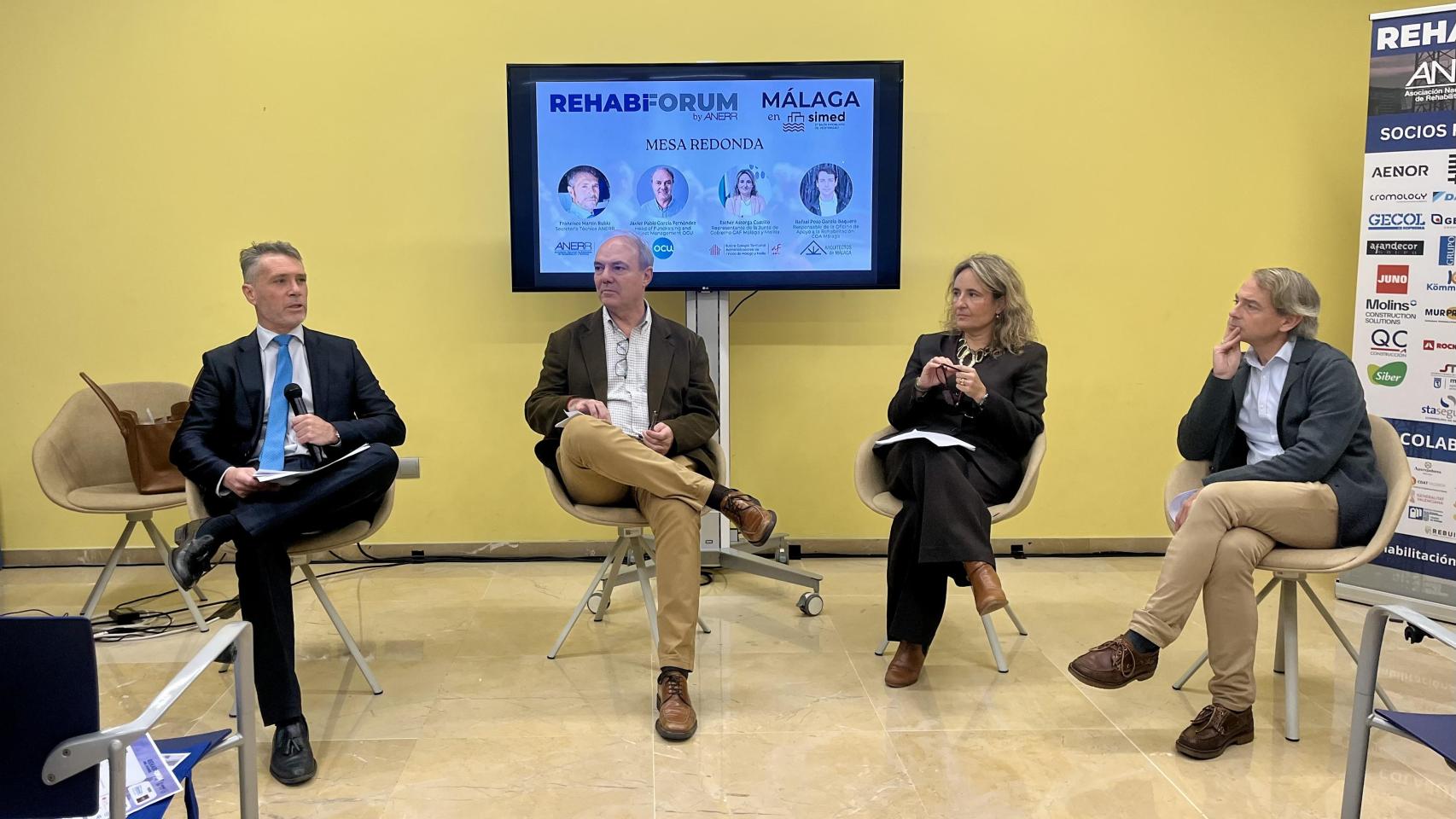 Varios participantes en la jornada de la patronal Anerr en Málaga.