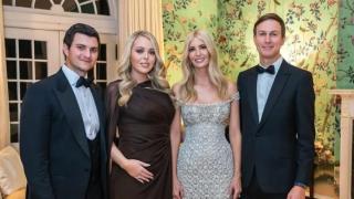 Michael Boulos, Tiffany Trump, Ivanka Trump y Jared Kushner.