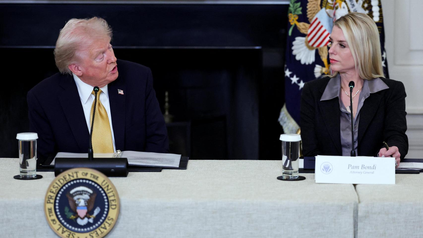 El presidente de Estados Unidos, Donald Trump, y la fiscal general Pam Bondi, en una imagen de archivo.