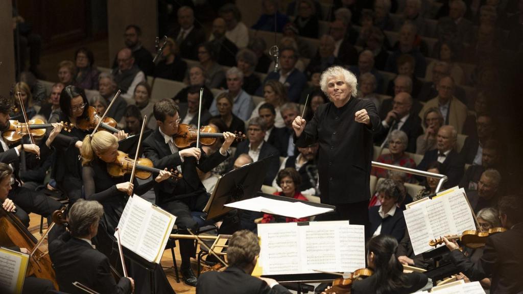 Simon Rattle durante un concierto con la BRSO. Foto: Astrid Ackermann