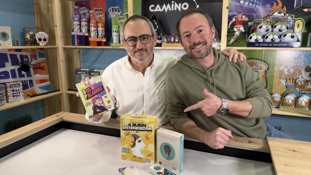 Fernando y Sandro Falomir, en su empresa.