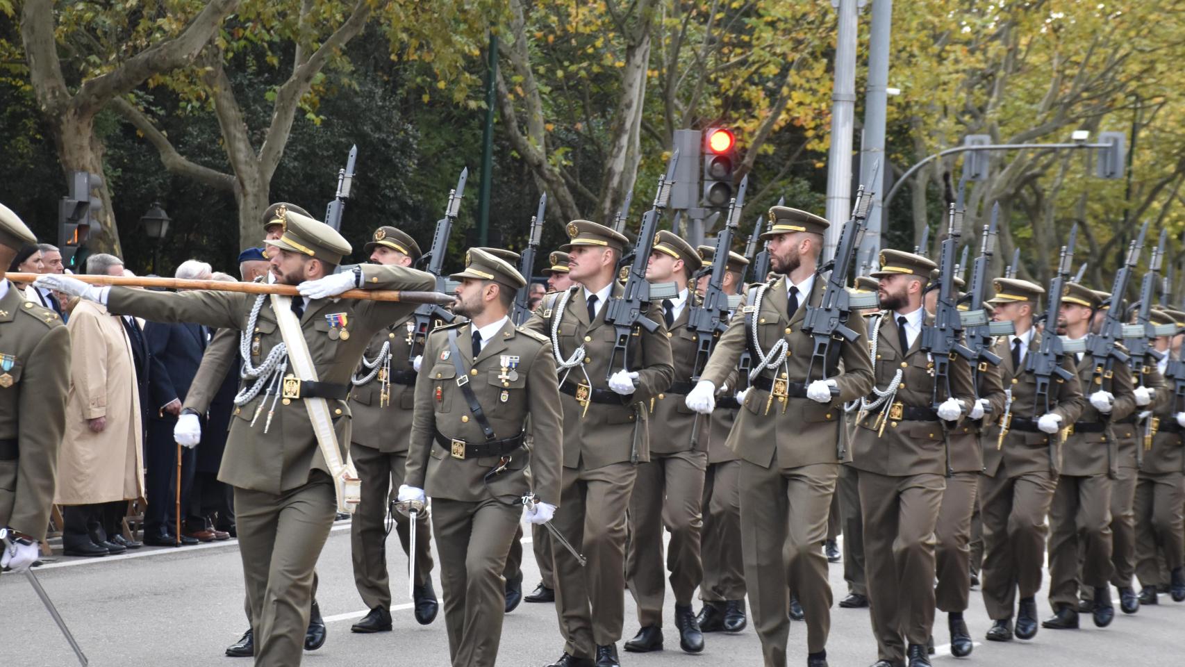Las mejores imágenes del acto por el 175 aniversario de la Academia de Caballería de Valladolid