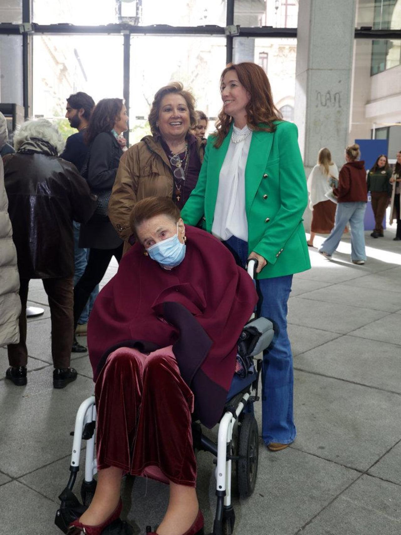 La infanta Margarita ha reaparecido en el Rastrillo Nuevo Futuro tras su bajón de salud.