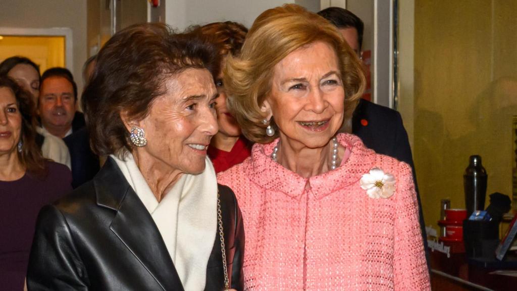 La reina Sofía, junto Paloma O'Shea.
